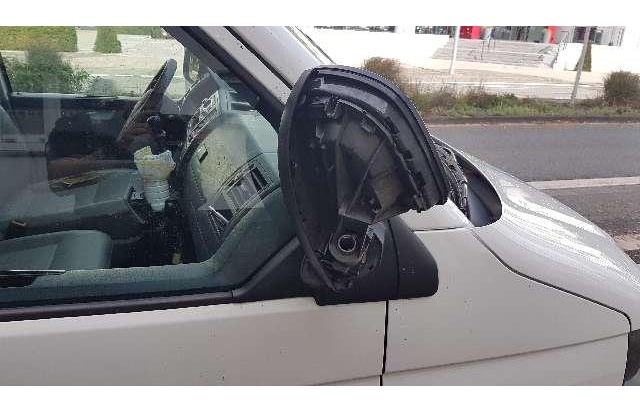 POL-WOB: Seitenspiegel zerstört - 7 Fahrzeuge betroffen