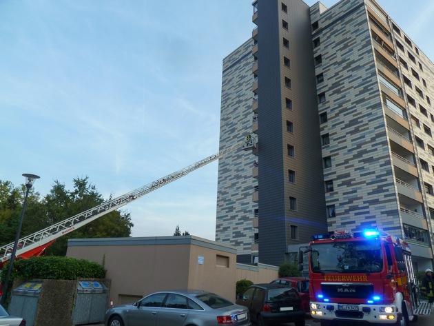 FW-Heiligenhaus: Übung: Flammen vom Hochhausdach (Meldung 25/2018)