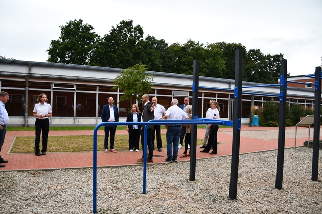 POL-AK NI: Innenpolitikerinnen und -politiker der SPD-Landtagsfraktion besuchen den Studienort Oldenburg der Polizeiakademie Niedersachsen.