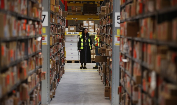 PM: DHL Supply Chain investiert in klimaneutralen Ausbau: Neues Logistikzentrum stärkt Leipzig/Halle als europäisches Fracht-Drehkreuz. / PR: DHL Supply Chain invests in climate-neutral expansion: New logistics center strengthens Leipzig/Halle as Eur