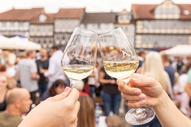 Ein königlicher Auftakt für den Weinmarkt 2025: Geburtstagsfeier für Caroline Mathilde begeistert kleine und große Gäste