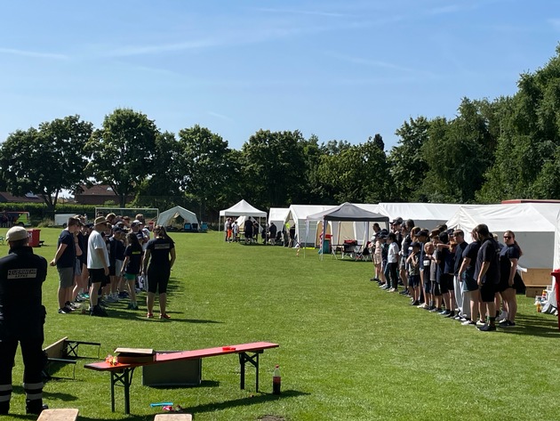 FW Lehrte: Feuerwehr richtet Stadtjugendfeuerwehr Zeltlager in Arpke aus