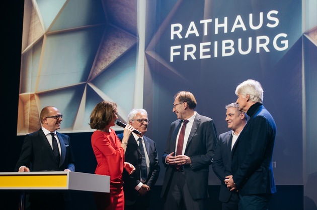 PM - DGNB Preis &quot;Nachhaltiges Bauen&quot; für das Rathaus Freiburg