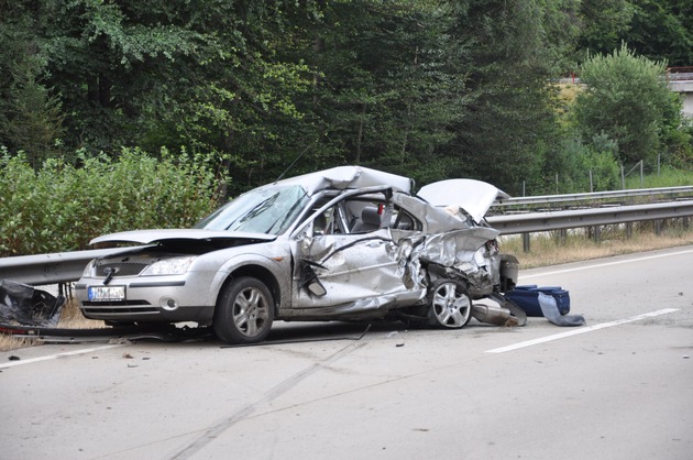 POL-WL: Tödlicher Verkehrsunfall