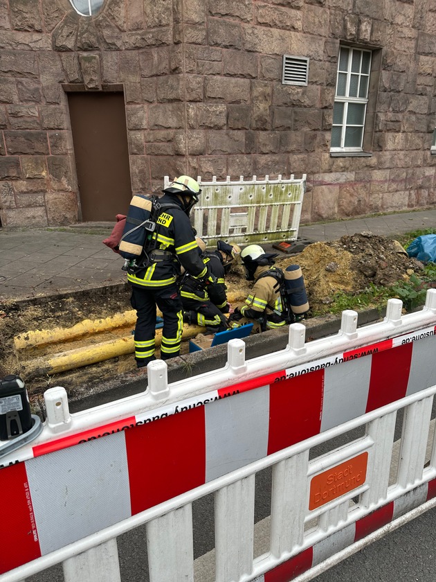 FW-DO: Defekte Gasleitung sorgt für Straßensperrung am Ostentor