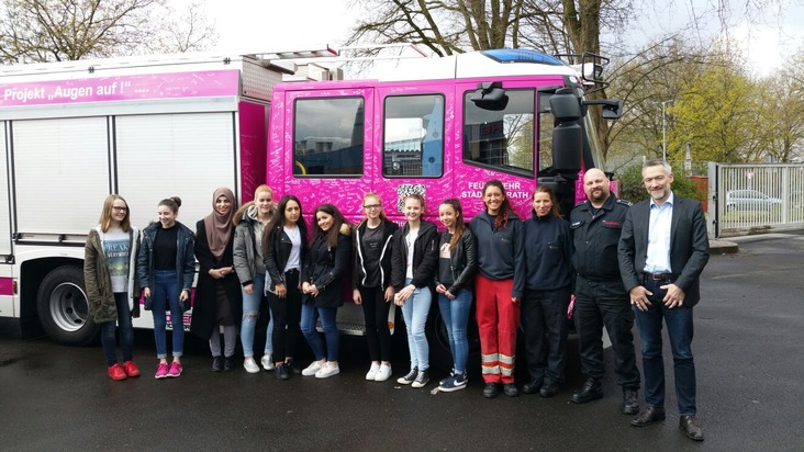 FW-Erkrath: Girlsday bei der Feuerwehr Erkrath