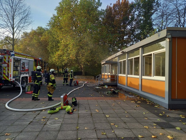 FW-EN: Kleinbrand am Friedrich Harkort Gymnasium mit zwei verletzten Personen