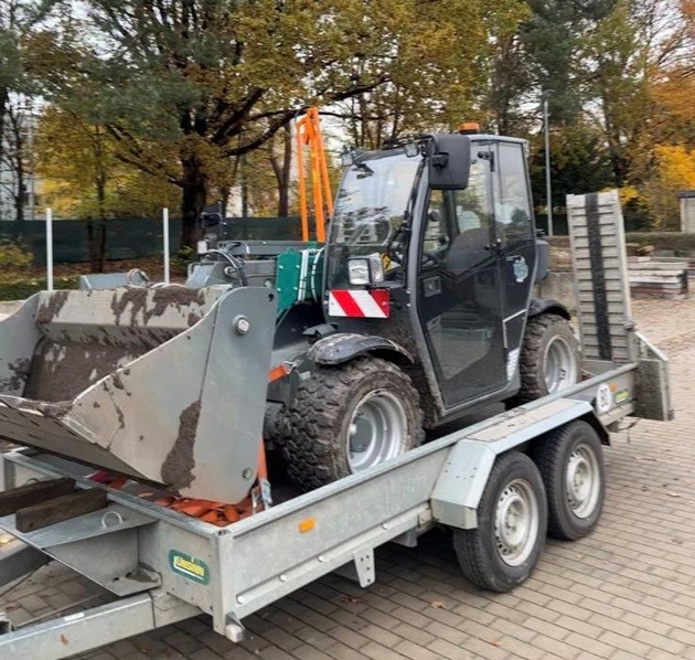 POL-H: Hannover-Bult: Radlader von Baustelle gestohlen - Polizei sucht Zeugen