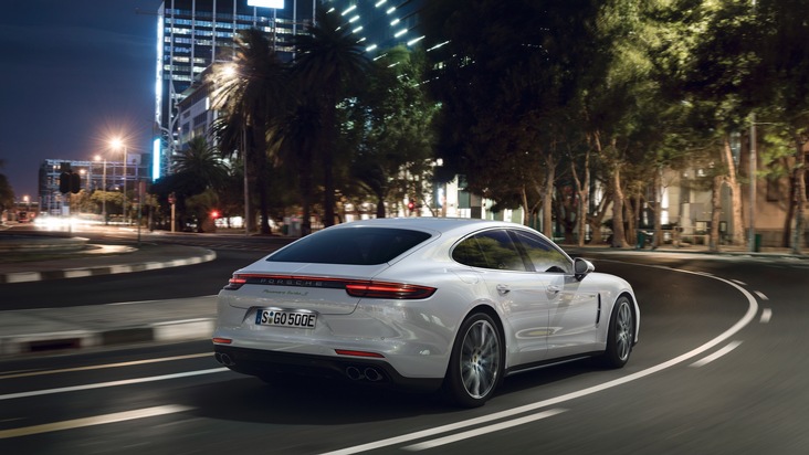 Porsche Schweiz AG: Turbo S E-Hybrid wird stärkstes Modell der Panamera-Reihe / Porsche-Weltpremiere in Genf: Zweite Hybrid-Variante des Panamera geht an den Start