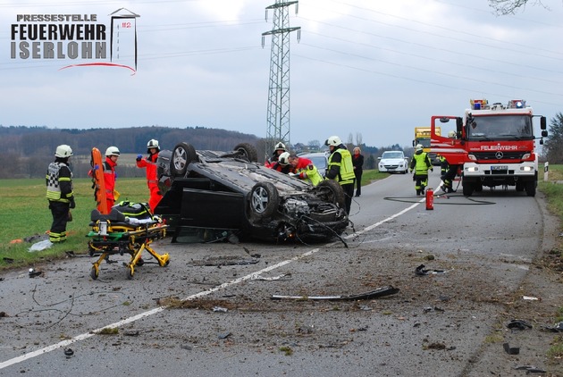 FW-MK: PKW überschlagen