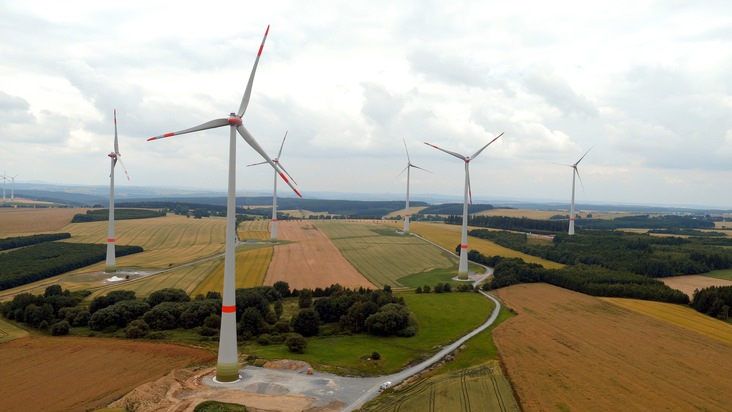 Windenergie aus Thüringen im Stadtwerke-Portfolio / Trianel Erneuerbare Energien nimmt sechsten Windpark in Betrieb