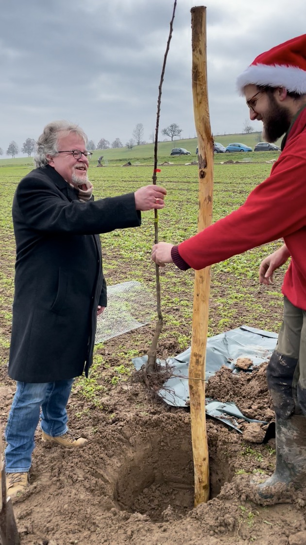 Pflanzaktion: Neue Agroforst-Versuchsfläche für Lehre und Forschung