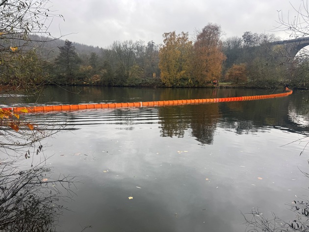 FW-EN: Gewässerverunreinigung auf Hagener und Herdecker Stadtgebiet - Langwieriger Einsatz für beide Feuerwehren