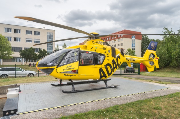 &quot;Christoph 46&quot; fliegt im ersten Halbjahr 648 Rettungseinsätze / ADAC Luftrettung legt Zwischenbilanz der neuen Station in Zwickau vor / Start des ADAC Rettungshubschraubers in Sachsen gut gelungen