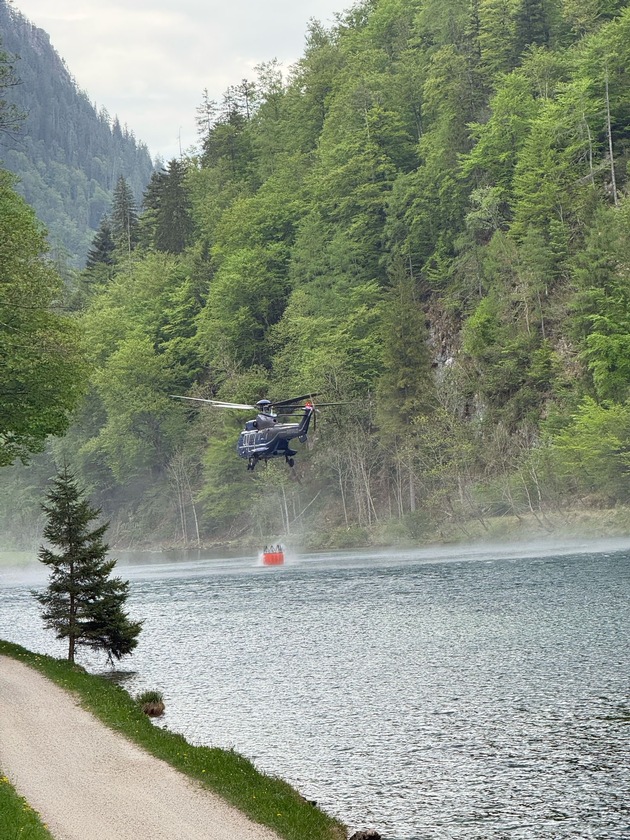 BPOLD 11: Erneute Unterstützung aus der Luft: Bundespolizei bei Brandbekämpfung bei Ruhpolding