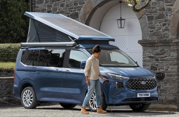 Ford-Werke GmbH: Weltpremiere auf Caravan Salon: Der neue Ford Transit Custom Nugget ist bereit für elektrifizierte Abenteuer