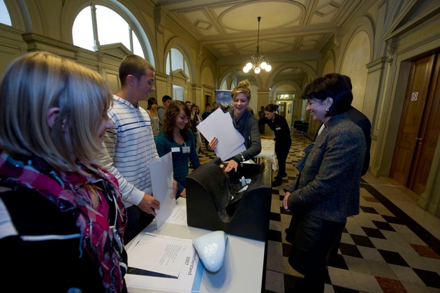 Cambiamento climatico nella regione dello Jungfrau / Doris Leuthard incontra gli studenti