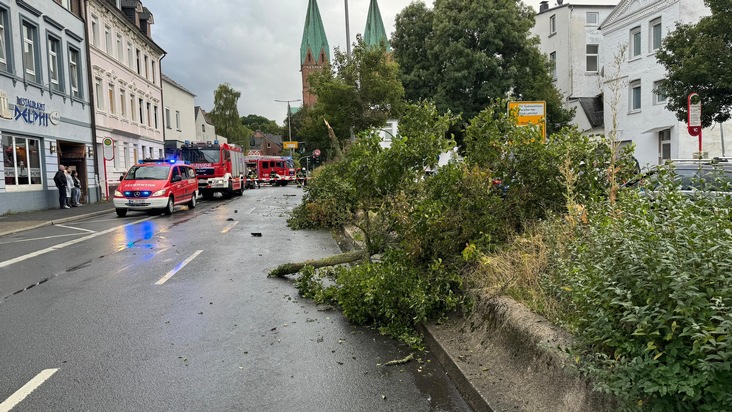 FW-MK: Zwei Verkehrsunfälle im Stadtgebiet beschäftigen Berufs- und Freiwillige Feuerwehr