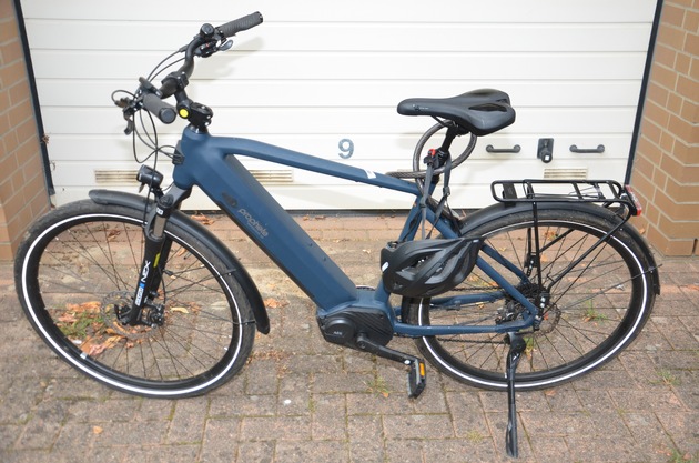 POL-OS: Bad Iburg: Einbrecher lässt Fahrrad zurück - Polizei sucht Zeugen