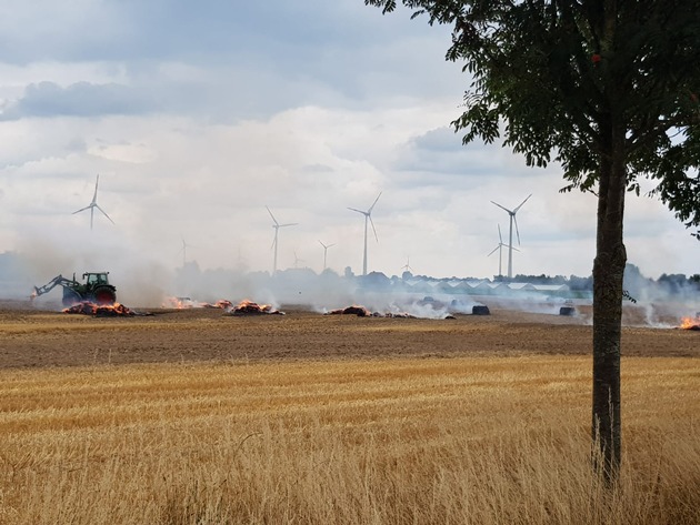 FW-KLE: Erneutes Großfeuer in Bedburg-Hau / Tierrettung: Katze aus Schornstein befreit