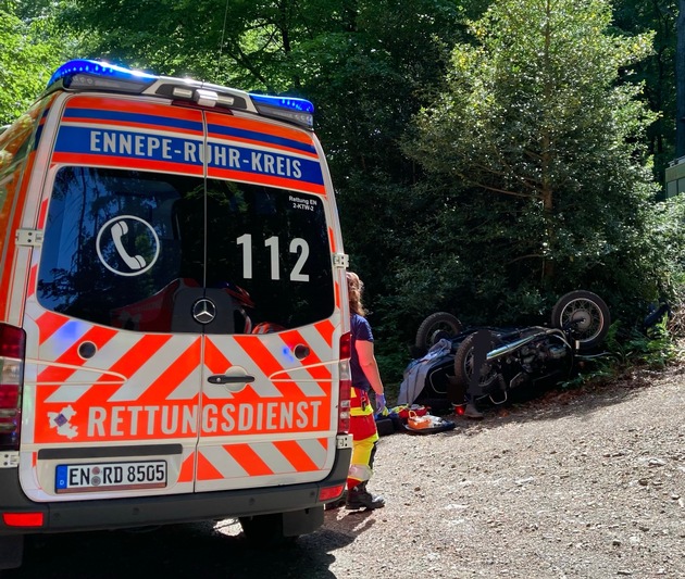 FW-EN: Motorradfahrer mit Beiwagen in Oberstüter verunglückt