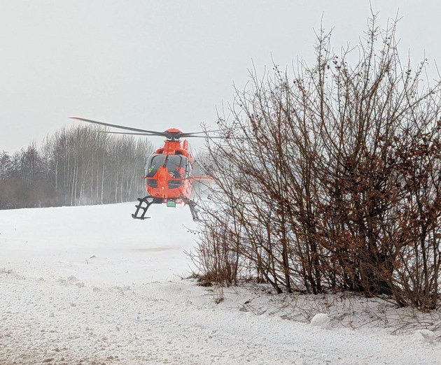 POL-STD: 21-jähriger VW-Busfahrer bei Unfall in Wangersen schwer verletzt