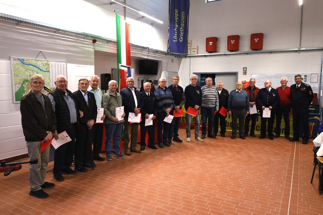 FW-KLE: 70 Jahre bei der Feuerwehr - Treffen der Ehrenabteilungen der Feuerwehr Kleve