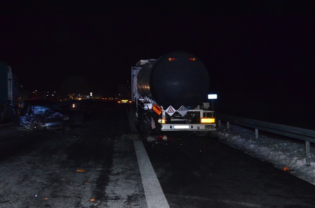 POL-HI: Verkehrsunfall auf der A7 mit Vollsperrung