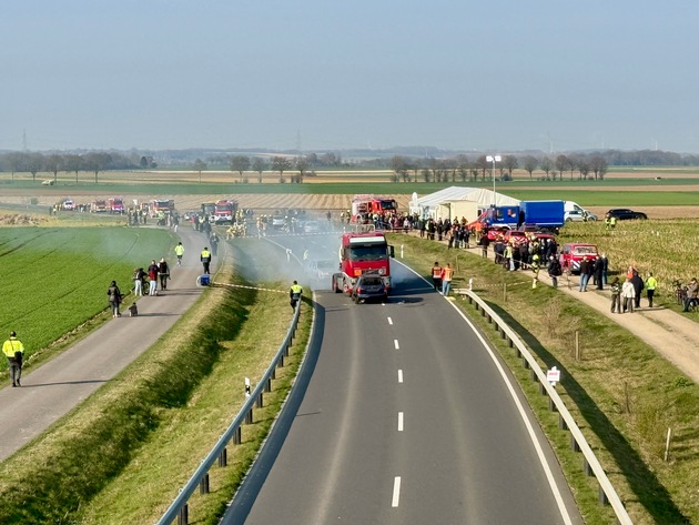 FW Gangelt: Hilfe ohne Grenzen: Erfolgreiche Gro&szlig;&uuml;bung "EMREX" in Gangelt - 700 Retter aus drei Nationen trainieren Ernstfall