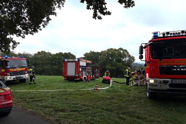 FW VG Asbach: Feuerwehr der VG Asbach beteiligt sich am landesweiten Übungstag / Großer Waldbrand in Windhagen