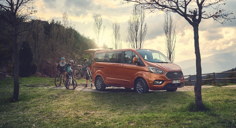 Ford-Werke GmbH: Ford Tourneo Custom: Motoren-Upgrade und 48 Volt-Mild-Hybrid-Technologie für reduzierte Kosten und mehr Effizienz