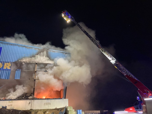 FW-PI: Abschlussmeldung: Großfeuer in Tornesch nach 13 Stunden gelöscht