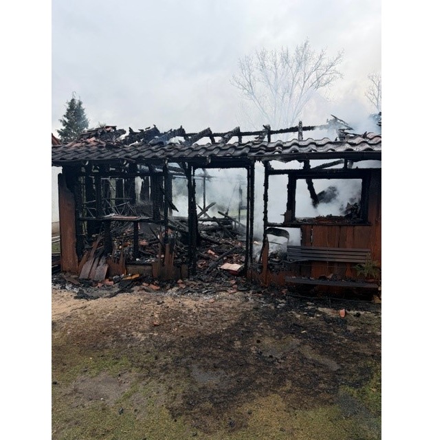 POL-HRO: Schuppenbrnad durch defekten Räucherofen