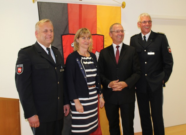 POL-HI: Wechsel an der Spitze des Polizeikommissariats Sarstedt
Verabschiedung von EPHK Kahr und Amtseinführung von EKHK&#039;in Hanke