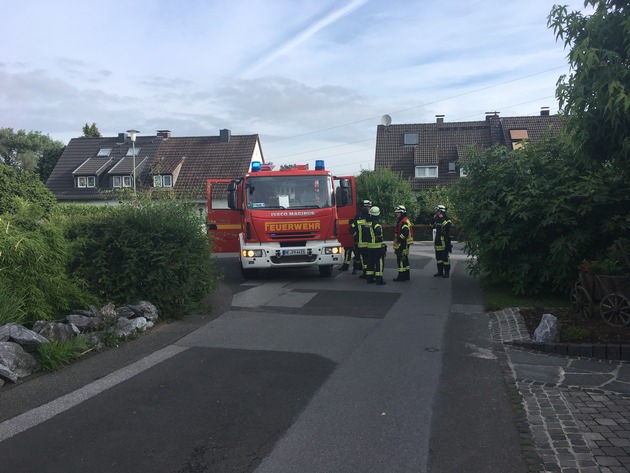 FW Mettmann: Rauchentwicklung aus Garage