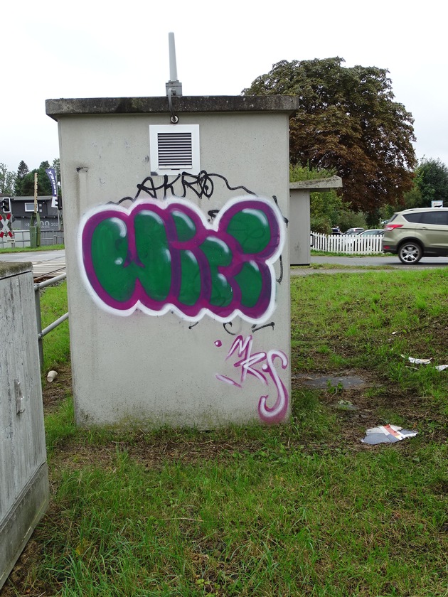 POL-HL: OH-Lensahn / Mindestens 60 Graffiti in Lensahn - Polizei sucht Zeugen