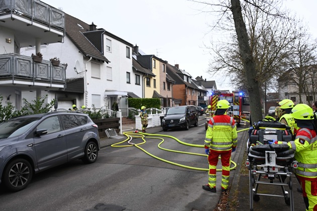 FW Pulheim: Garagenbrand in Pulheim