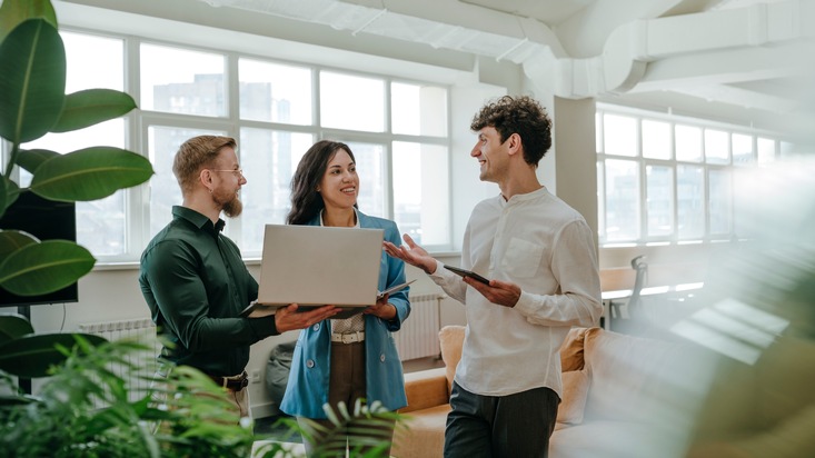 Haufe: Drei Perspektiven, drei Wahrheiten? Neue Haufe-Studie "HR Service Experience" vergleicht die Sicht von F&uuml;hrungskr&auml;ften, Besch&auml;ftigten und HR