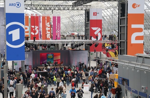 ARD, ZDF und 3sat: Gemeinsame Literaturbühne auf der Leipziger Buchmesse 2025