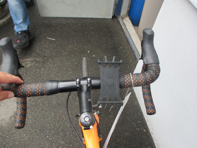 POL-MA: Heidelberg-Rohrbach: Hochwertiges Carbon-Bike sichergestellt - Wer vermisst ein solches Fahrrad?