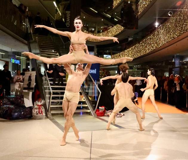 DÜWELL Public Opening in Düsseldorf: Einzigartige Ballett-Premiere verbindet Tanz und Lifestyle-Produkte