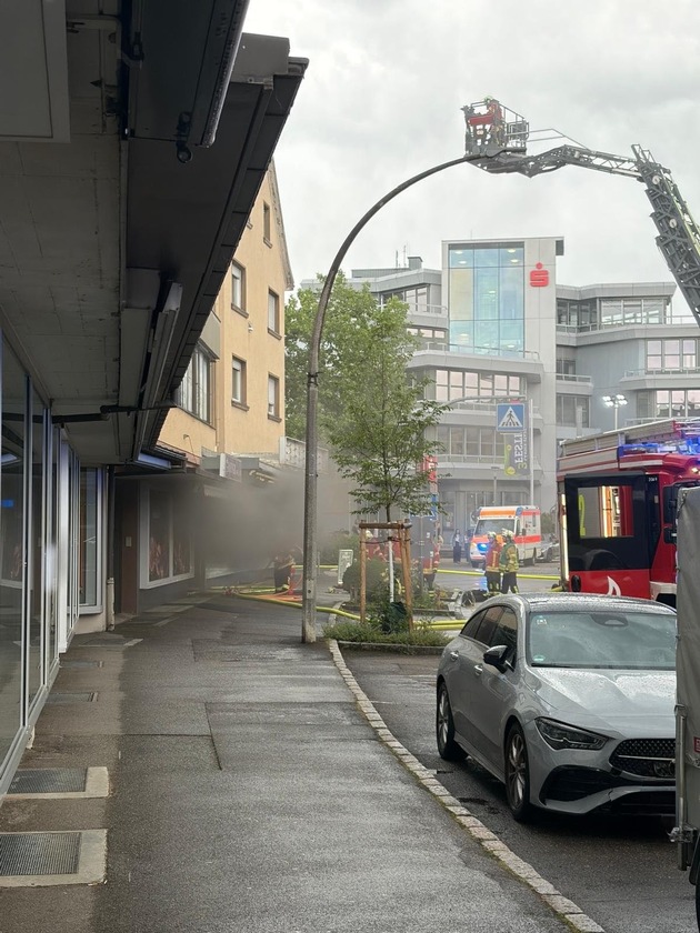 Feuerwehr Weil: Brand in Nagelstudio - Innenstadt Weil am Rhein