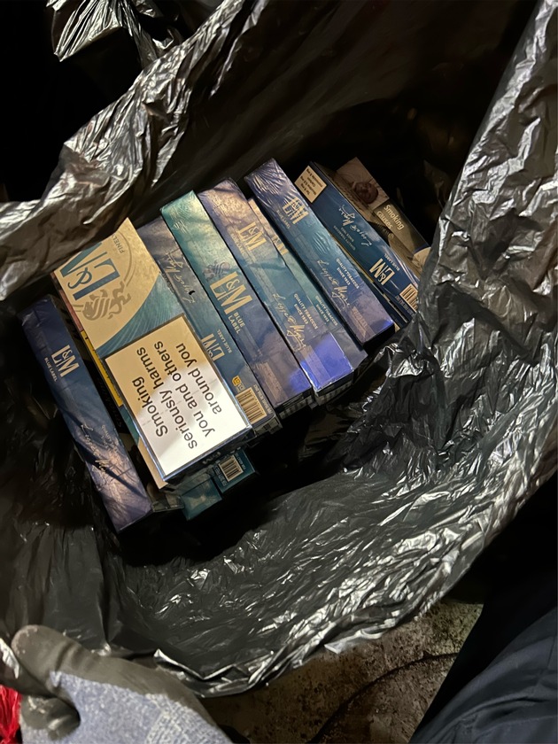 HZA-HH: Versteck an Bord: Hamburger Zoll stoppt Zigarettenschmuggel