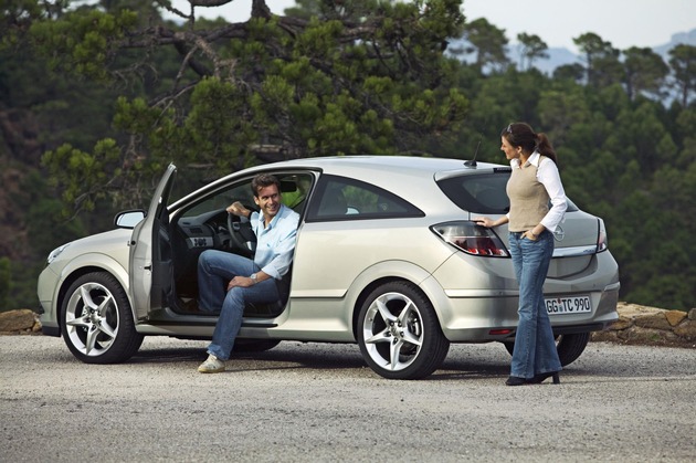 Million-Mile-Test-Drive: Start frei für größte Probefahrt / Mit rund 35.000 Testfahrzeugen machen Opel/Vauxhall-Qualität erfahrbar