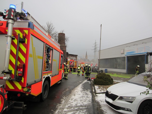FW-MH: Brand in Lackierkabine
/Zwei verletzte Personen