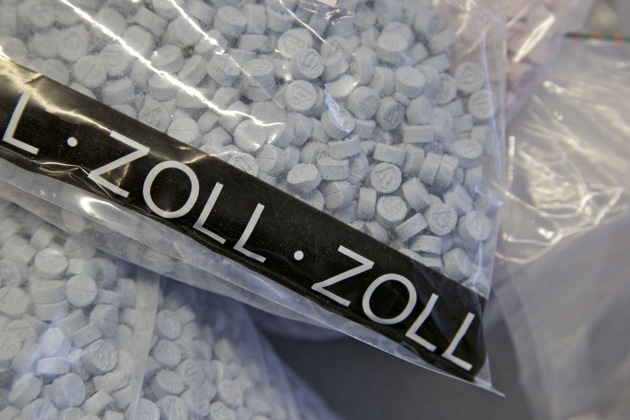 HZA-DU: Zoll stellt Drogen im Wert von fast einer Million Euro sicher - Kokain und Haschisch statt Diesel im Tank - Ecstasy statt Kaffeebohnen in Kartons