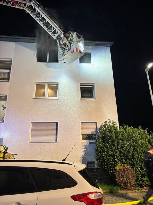 FW-KLE: Wohnungsbrand in einem Mehrfamilienhaus an der Waldstraße
