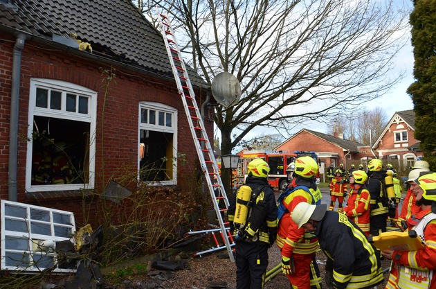 FW-RD: Feuer im Gasthof von Sehestedt - vier Verletzte