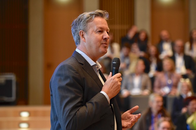 International Health Forum 2019: Die chancenreiche Verbindung von Künstlicher Intelligenz und der Gesundheitsbranche (FOTO)
