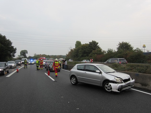 FW-MH: A40: Verkehrsunfall mit zwei leicht verletzten Personen
